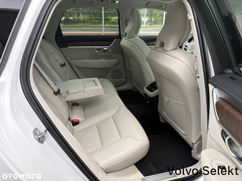 Volvo V90 Cross Country - 18