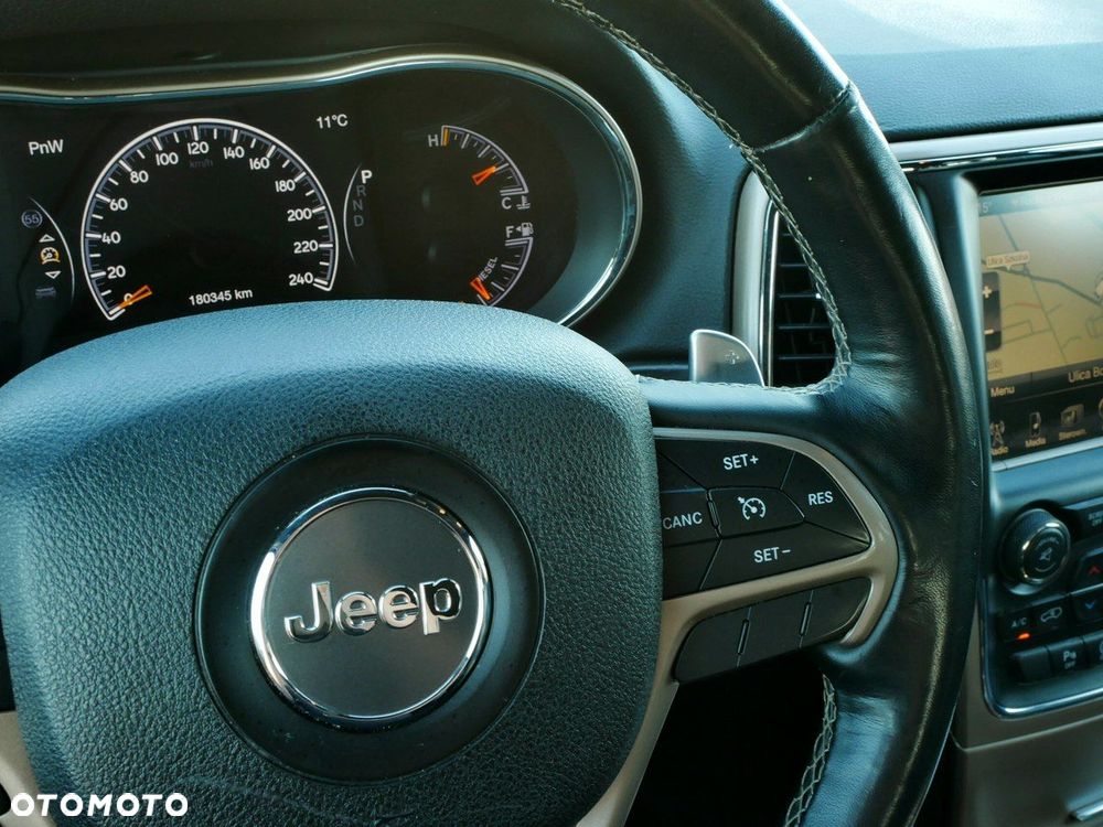 Jeep Grand Cherokee - 31