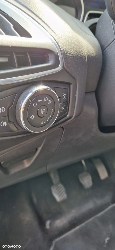 Ford Focus Turnier 1.0 EcoBoost Start-Stopp-System Champions Edition - 32