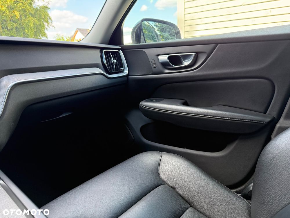 Volvo V60 B4 D Geartronic Momentum Pro - 32