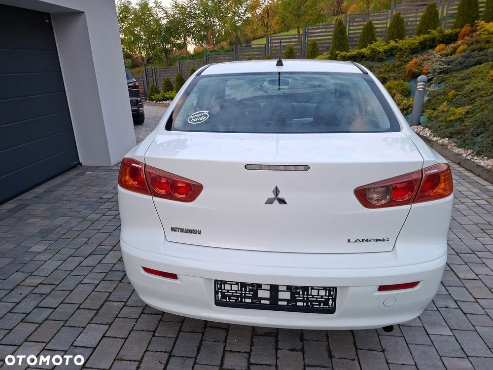 Mitsubishi Lancer 2010 photo 5