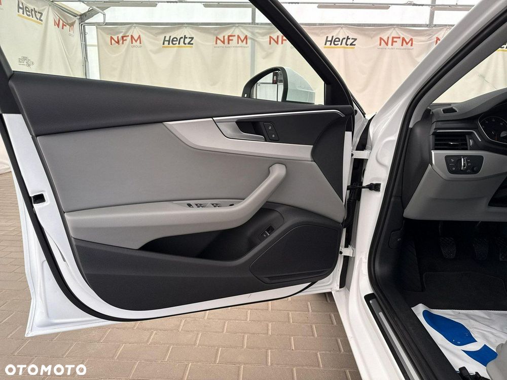 Audi A4 Limousine - 11