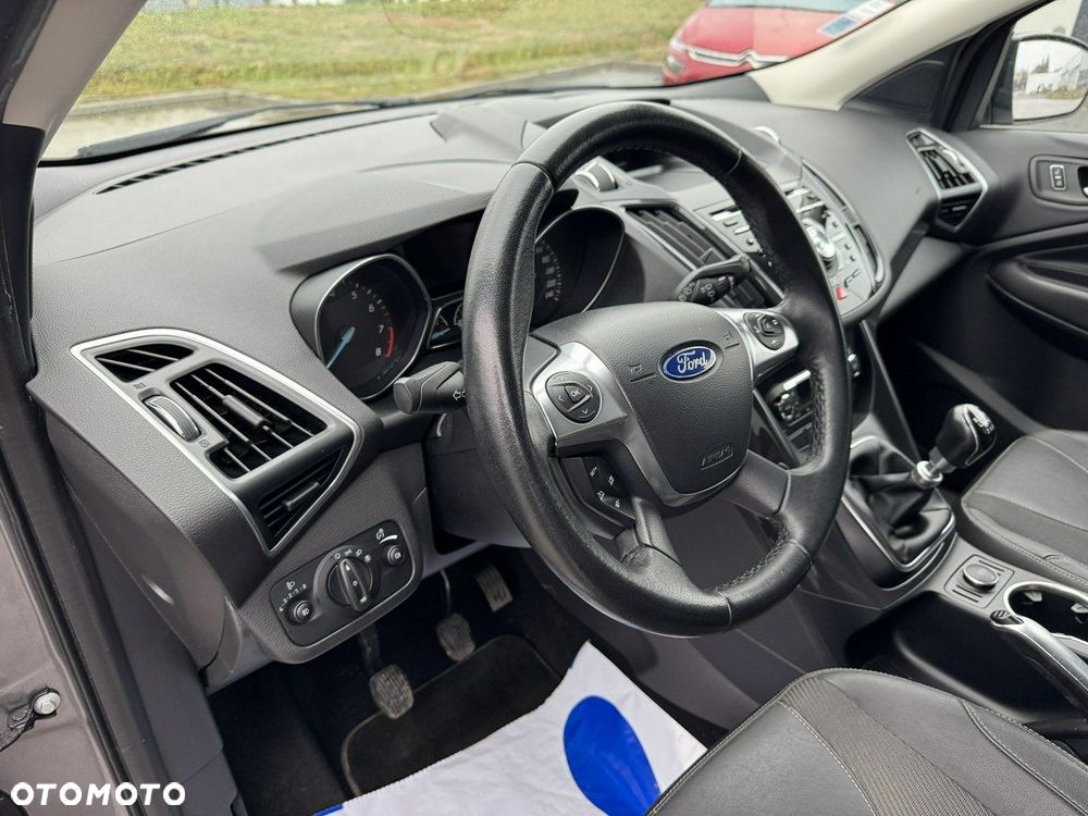 Ford Kuga 1.6 EcoBoost 2x4 Titanium - 18