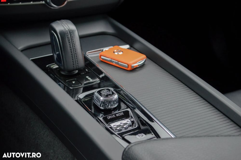 Volvo XC 60 T6 AWD Recharge Geartronic Inscription - 24