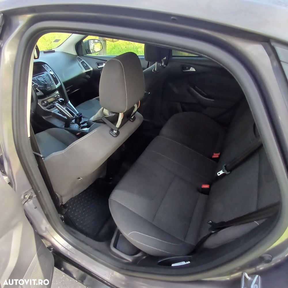 Ford Focus 1.6 TDCI DPF Titanium - 11