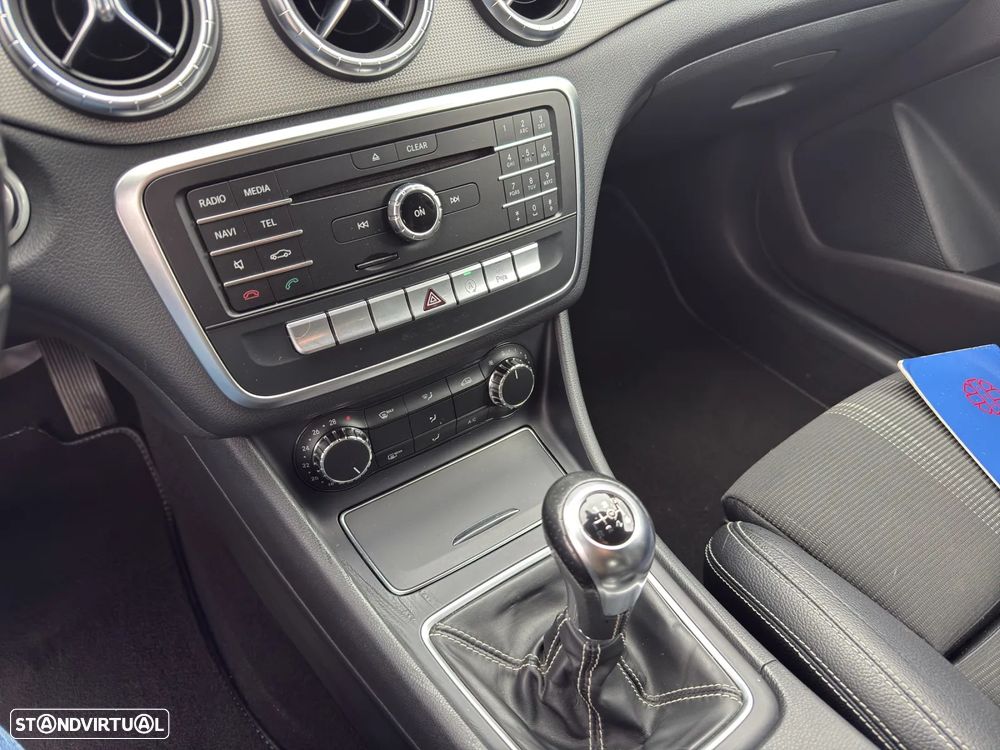 Mercedes-Benz CLA 180 d Urban - 10