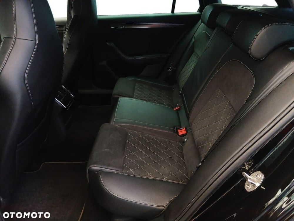 Skoda Superb 2.0 TDI SCR Sportline DSG - 16
