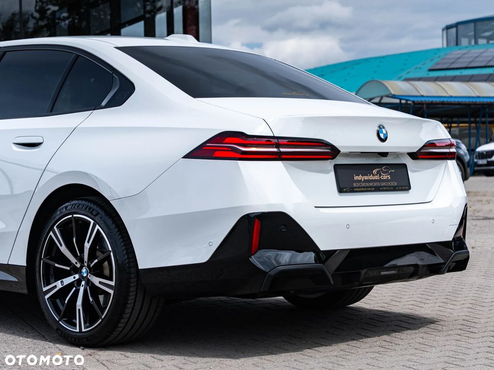 BMW Seria 5 520d xDrive - 12