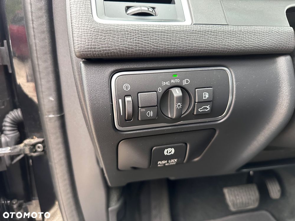 Volvo XC 60 D5 AWD Geartronic Summum - 4