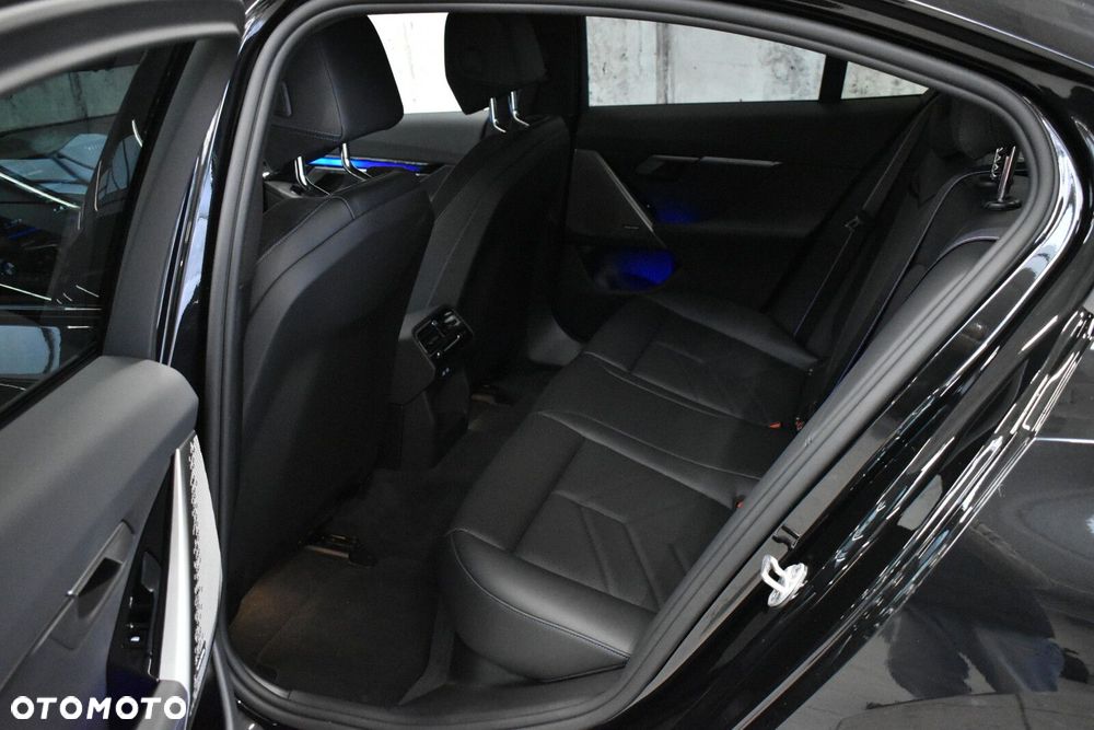 BMW i5 - 21