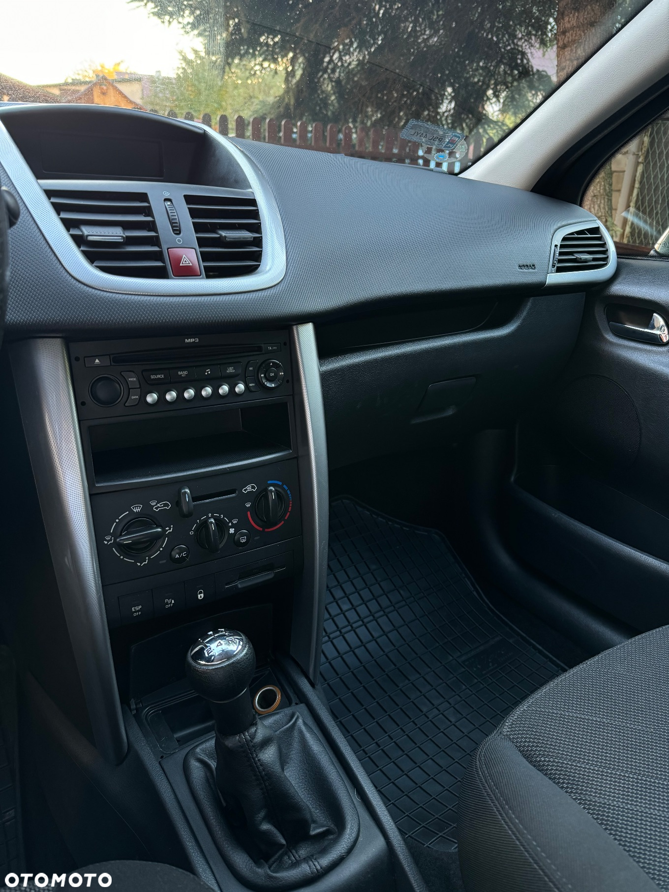 Peugeot 207 1.4 16V Presence - 11