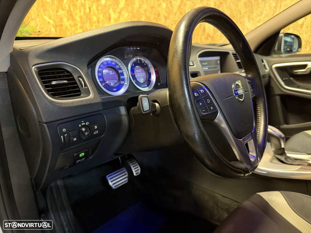 Volvo V60 1.6 D2 Drive R-Design Powershift Start/Stop - 8
