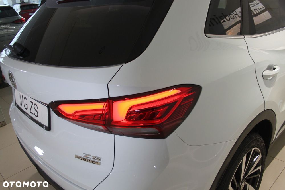 MG ZS - 18