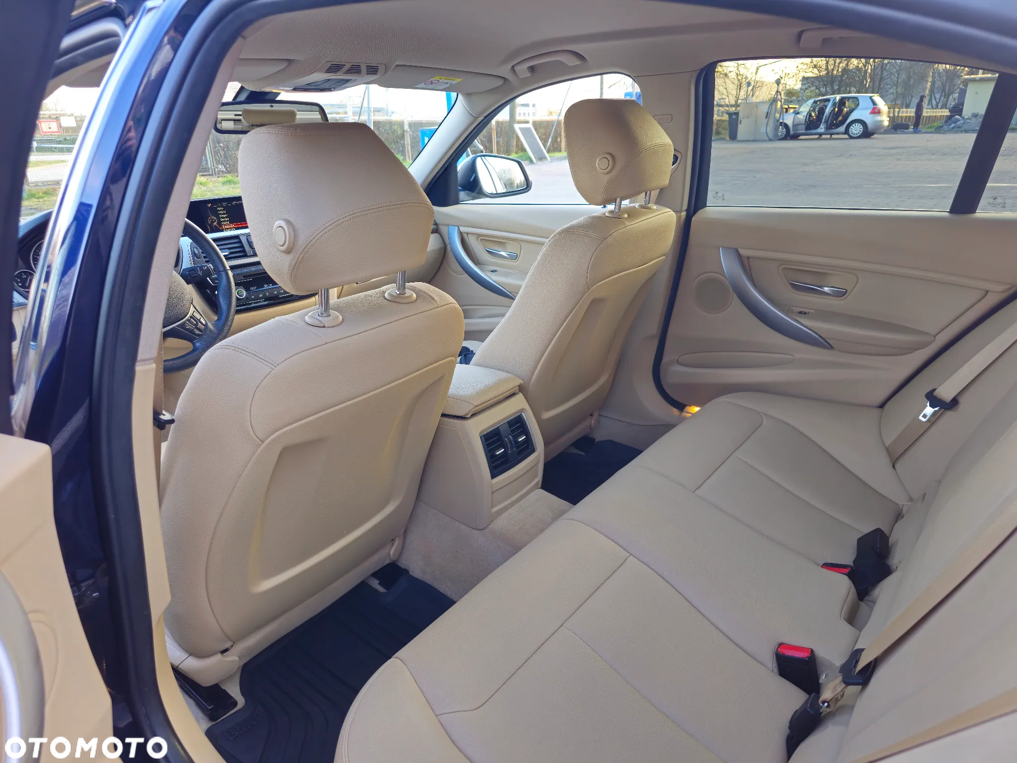 BMW Seria 3 318i Luxury Line - 10