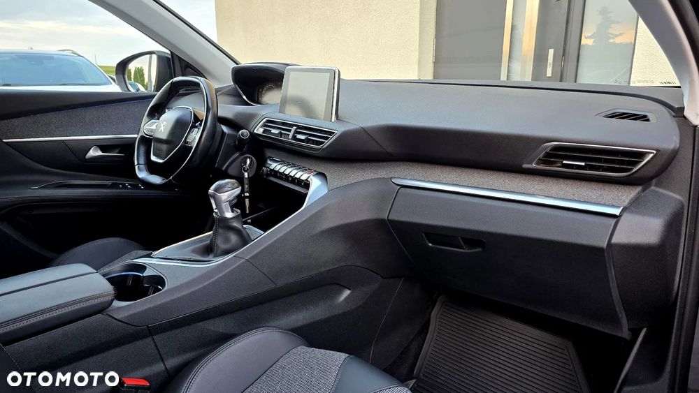Peugeot 3008 1.2 PureTech Allure S&S - 27
