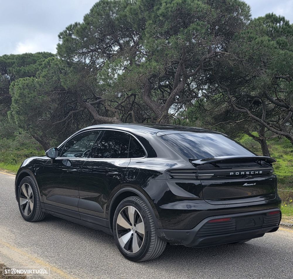 Porsche Macan Electric 4 - 7