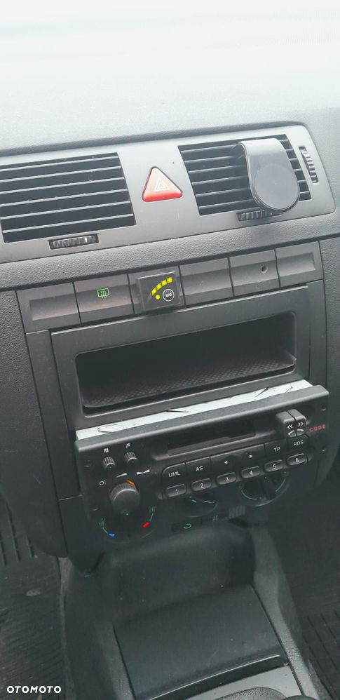 Skoda Fabia 1.4 16V Active - 12