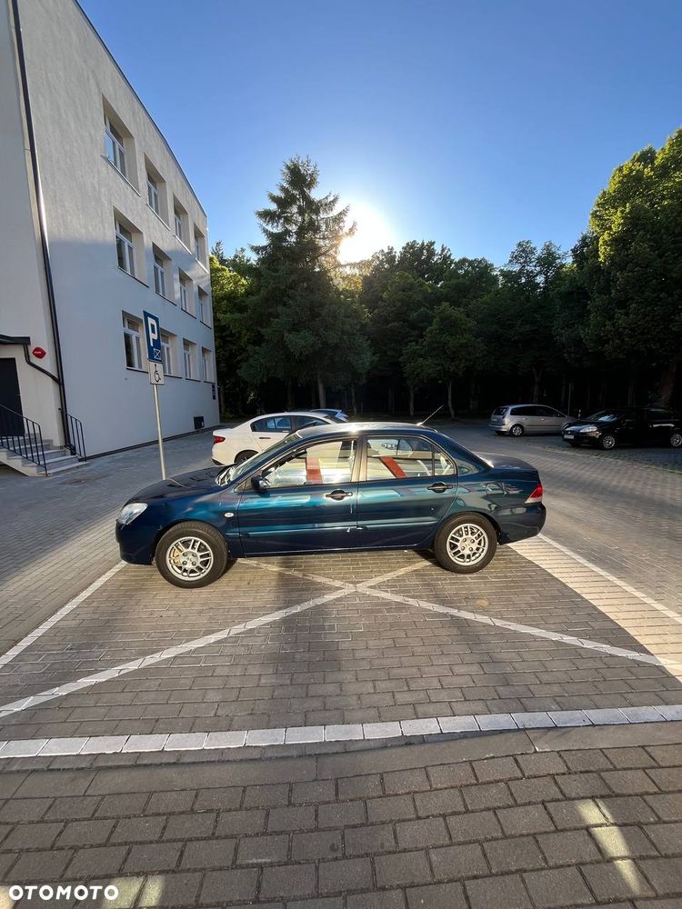 Mitsubishi Lancer 1.6 Invite - 3