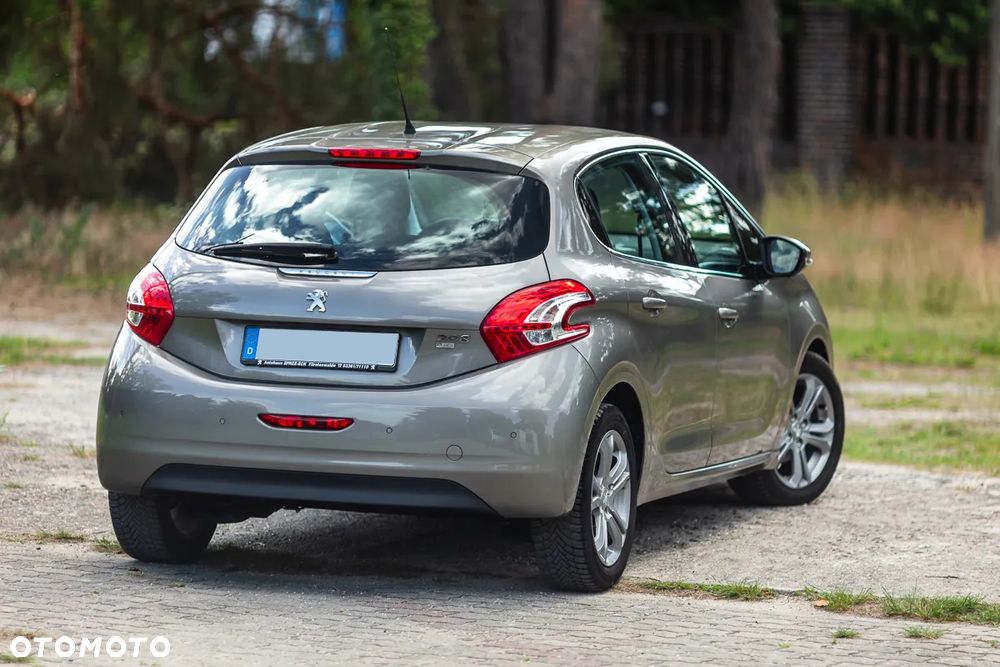Peugeot 208 e-HDi 115 Stop&Start Allure - 10