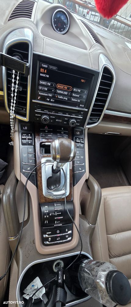 Porsche Cayenne - 16
