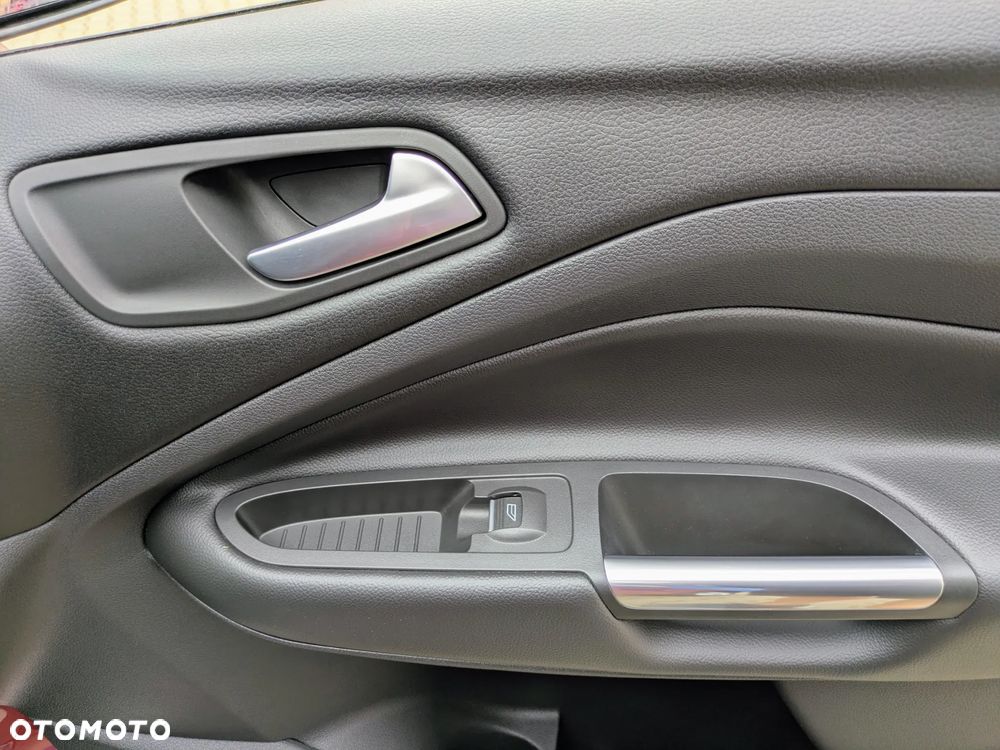 Ford Kuga 1.5 EcoBoost 2x4 ST-Line - 19