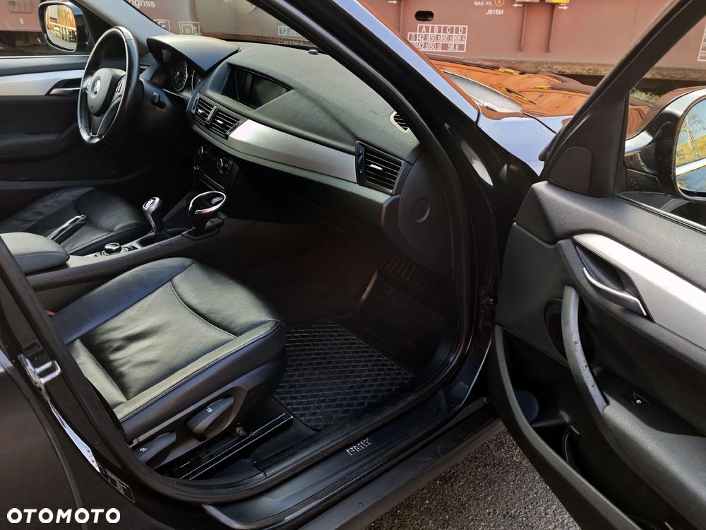 BMW X1 sDrive18d Sport Line - 11