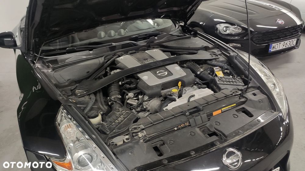 Nissan 370 Z - 22
