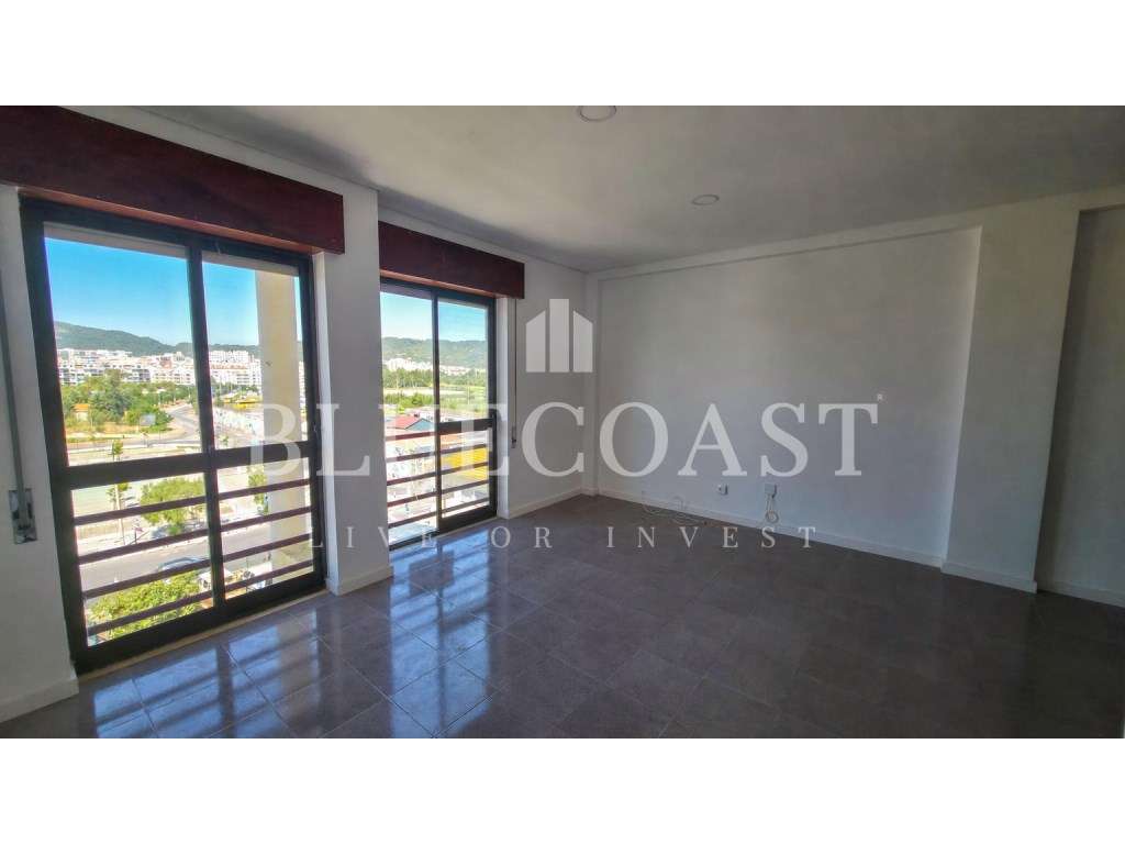 Oportunidade! Apartamento T2 com excelente luz natural - Grande imagem: 4/21