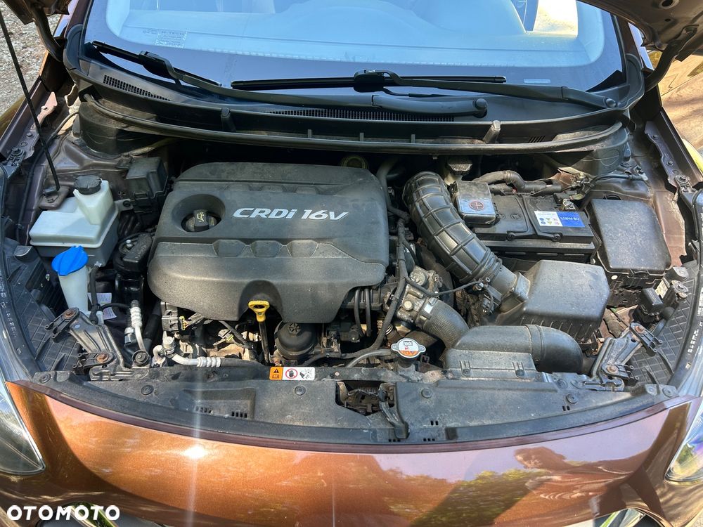 Hyundai i30 blue 1.6 CRDi YES Gold - 24
