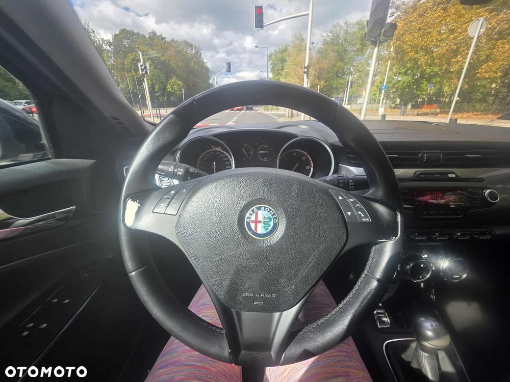 Alfa Romeo Giulietta 1.6 JTDM Distinctive - 10