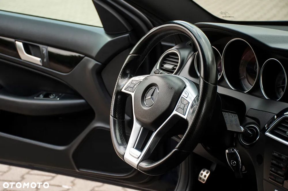 Mercedes-Benz Klasa C 180 BlueEFFICIENCY - 29