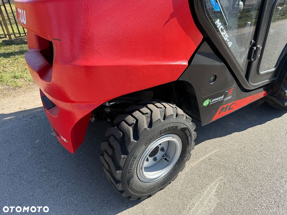 Manitou Terenowy Wózek Widłowy MC25-4 - 13