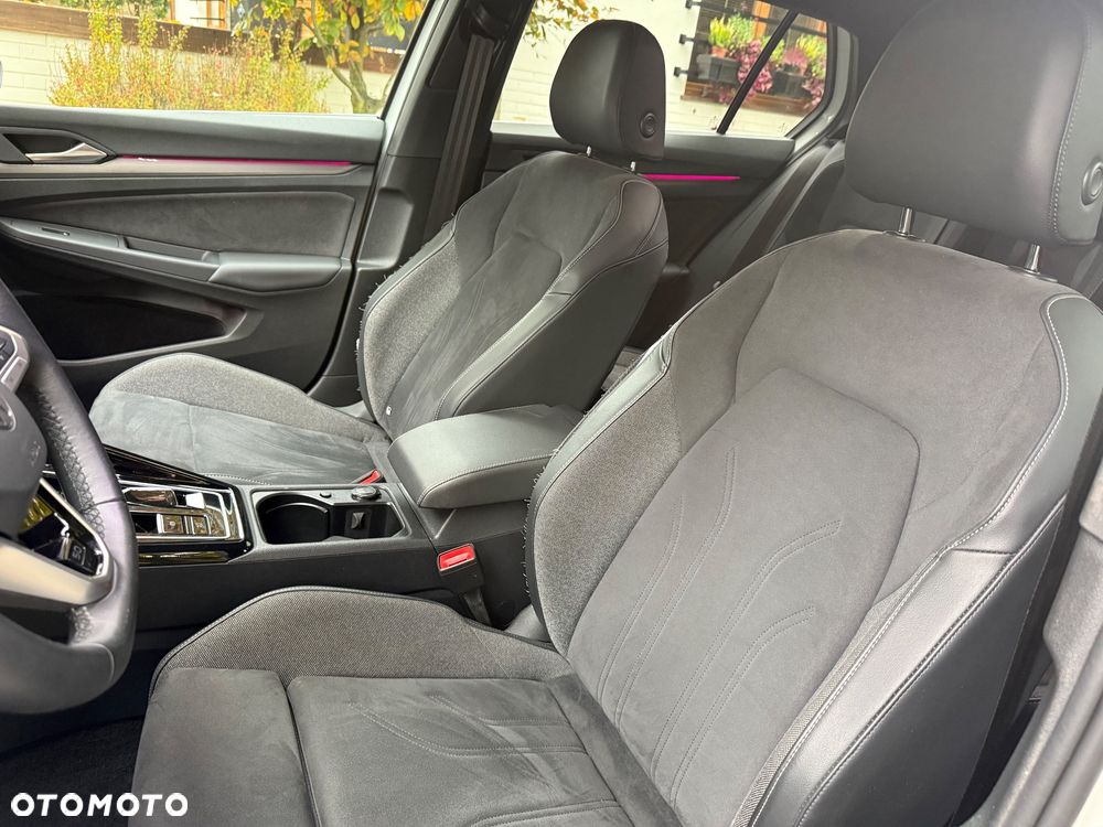 Volkswagen Golf 1.5 eTSI mHEV Edition 50 DSG - 17