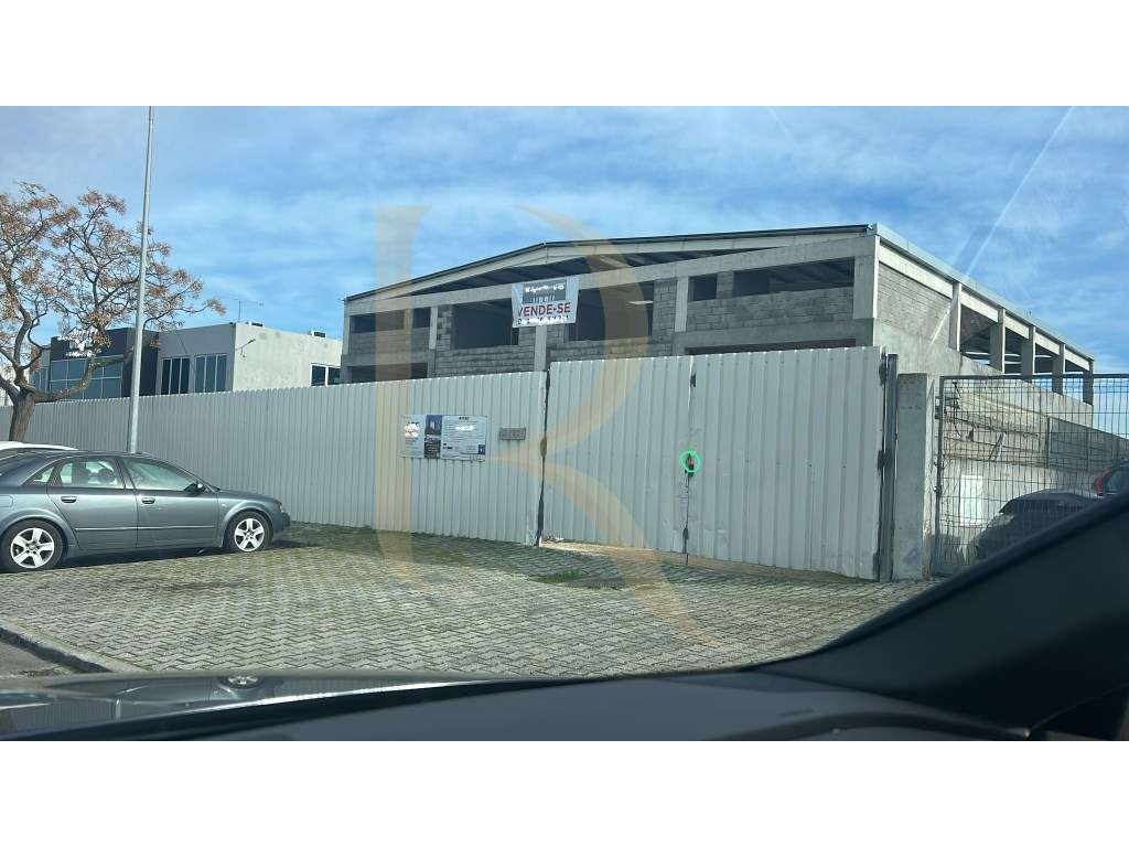 Armazém com logradouro em Pinhal de Frades - Casal do Marco - Grande imagem: 3/11