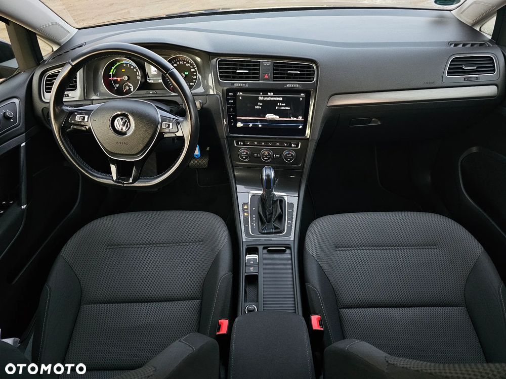 Volkswagen Golf e-Golf - 12