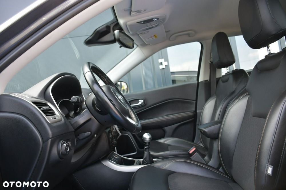 Jeep Compass - 10