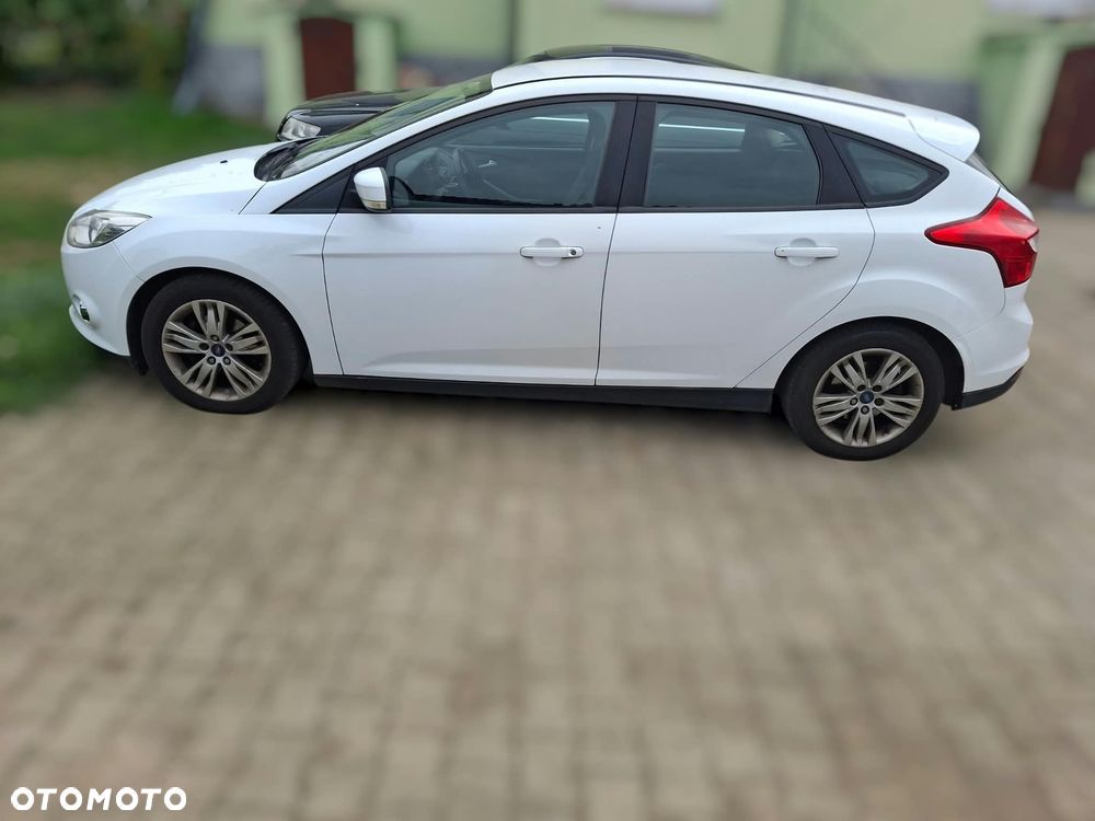 Ford Focus 1.6 TDCi Ambiente - 4