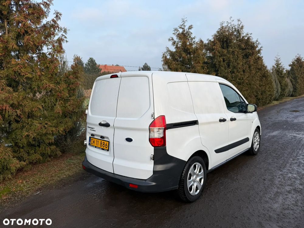 Ford Transit Courier - 10