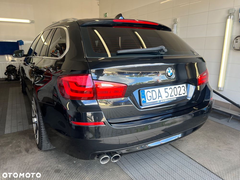 BMW Seria 5 530d xDrive - 14