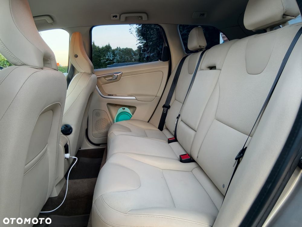 Volvo XC 60 D5 AWD Summum - 14
