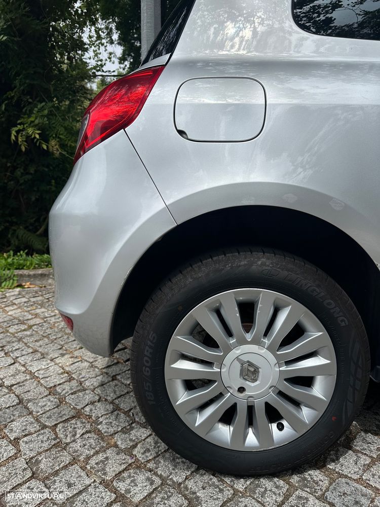 Renault Clio 1.2 16V Dynamique S - 10