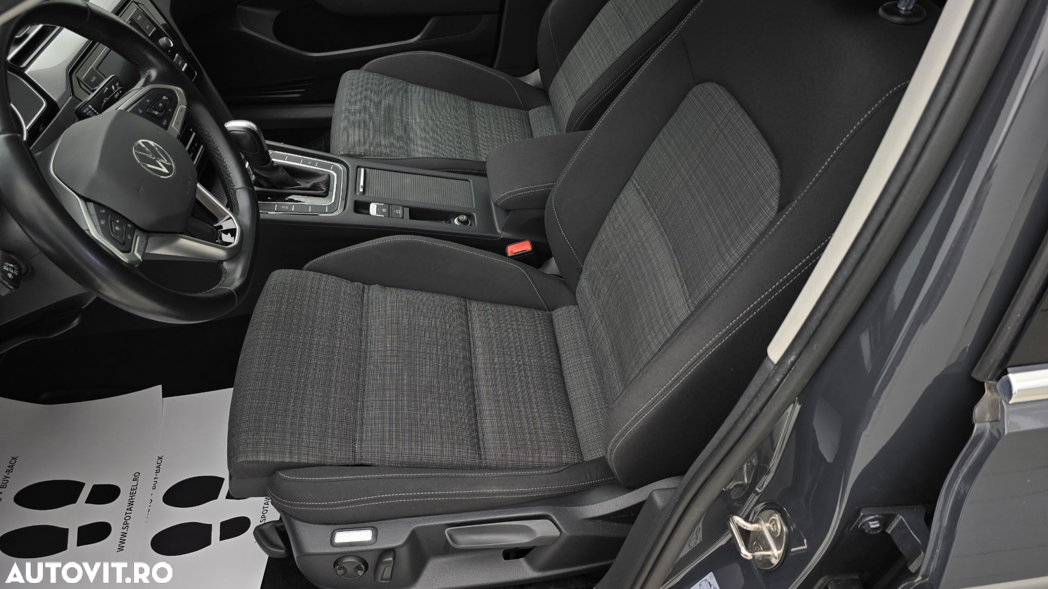 Volkswagen Passat - 12