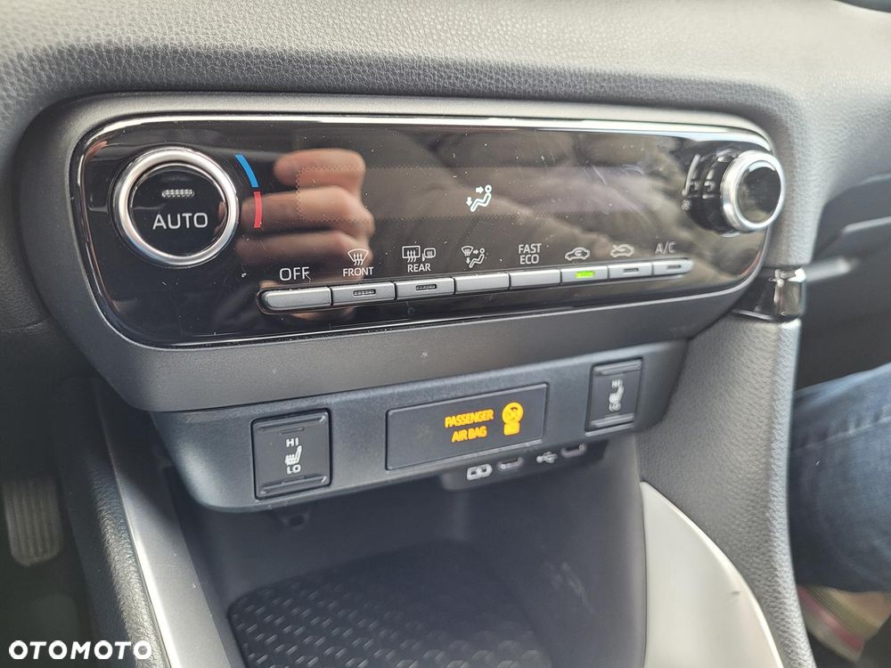 Toyota Yaris 1.5 VVT-i Comfort - 17