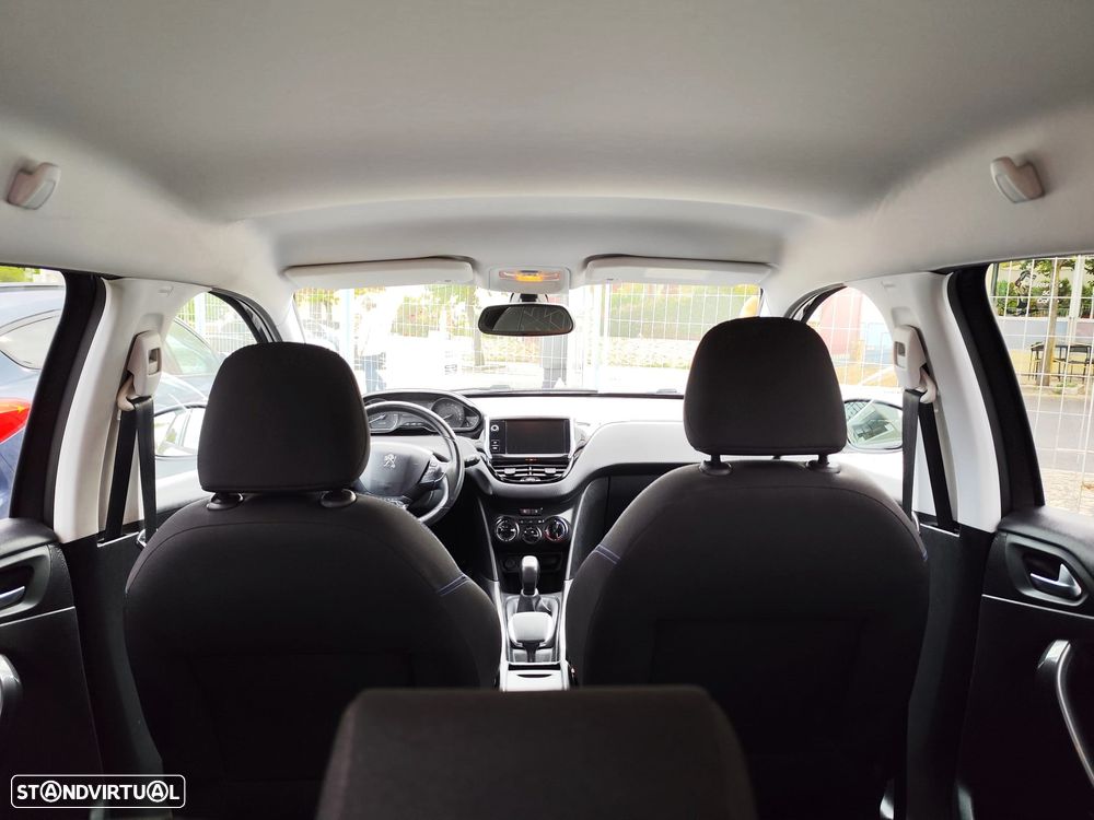 Peugeot 2008 1.2 PureTech Style - 18
