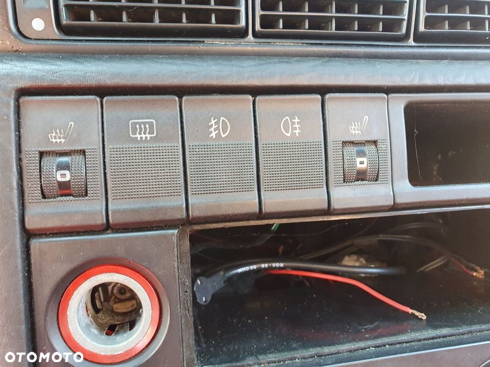 BOCZEK lewy kierowcy AUDI 100 cygaro kombi kwadraciak 1.6 1.8 benz ŁADNY - 6