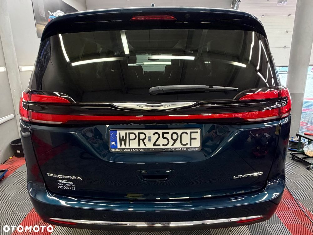Chrysler Pacifica - 10