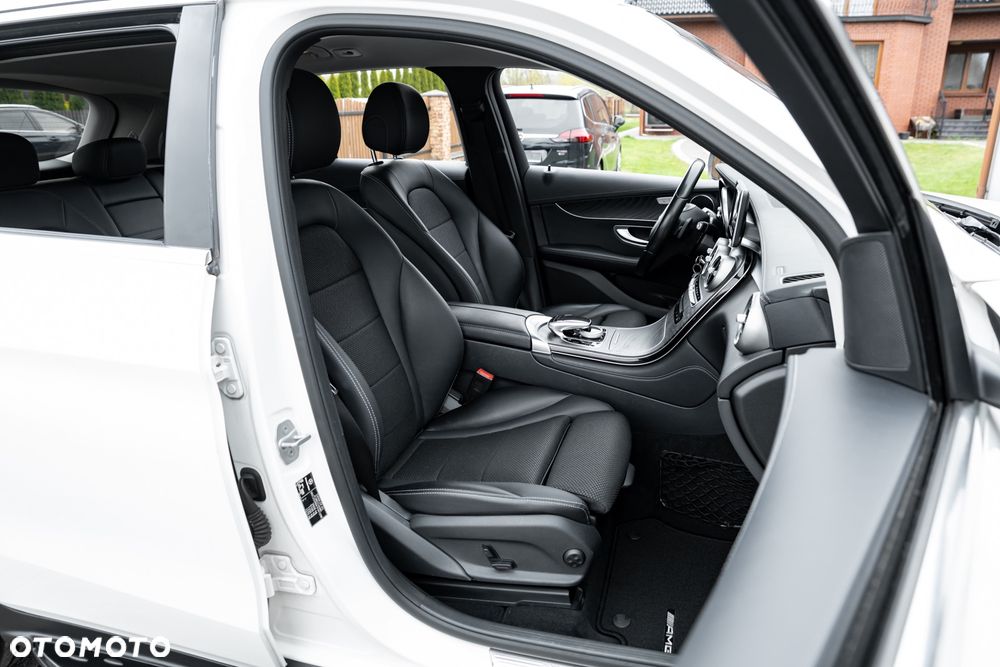 Mercedes-Benz GLC 250 d 4Matic 9G-TRONIC AMG Line - 23