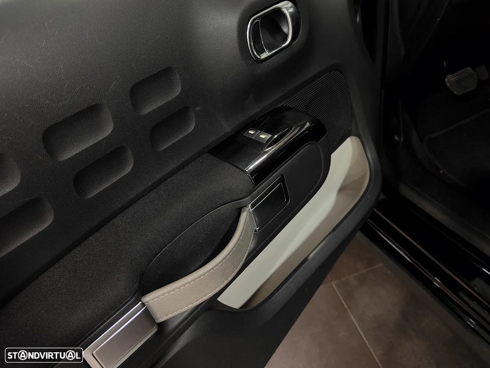 Citroën C3 1.2 PureTech Shine EAT6 - 31