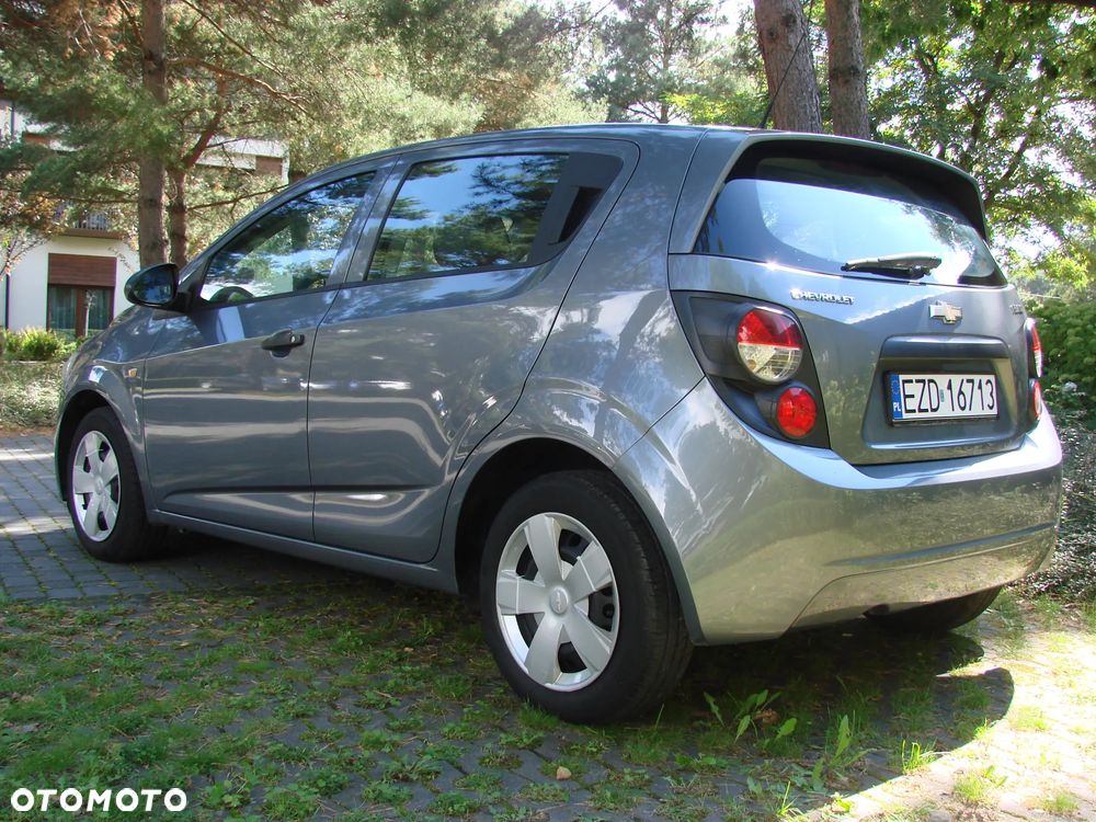 Chevrolet Aveo - 4