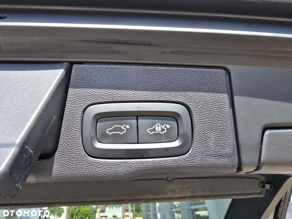Volvo XC 60 ver-b4-d-plus-dark - 10